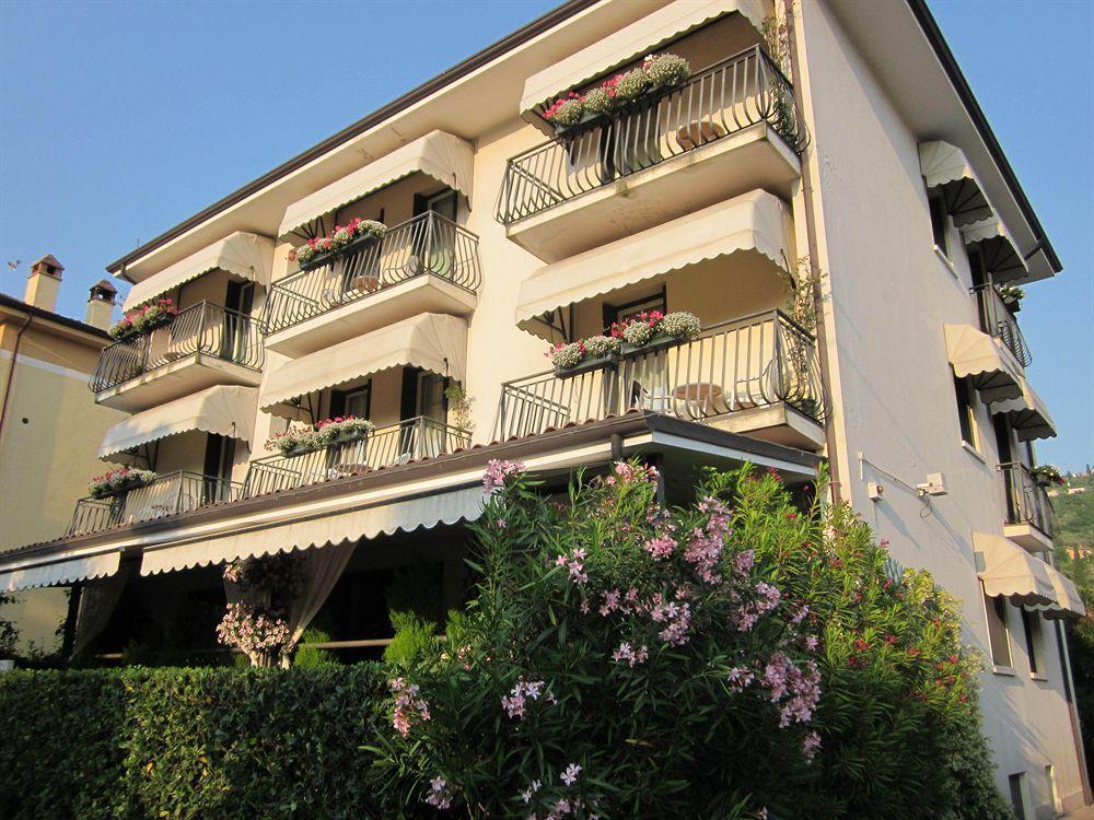 Hotel Marina Торри-дель-Бенако Экстерьер фото